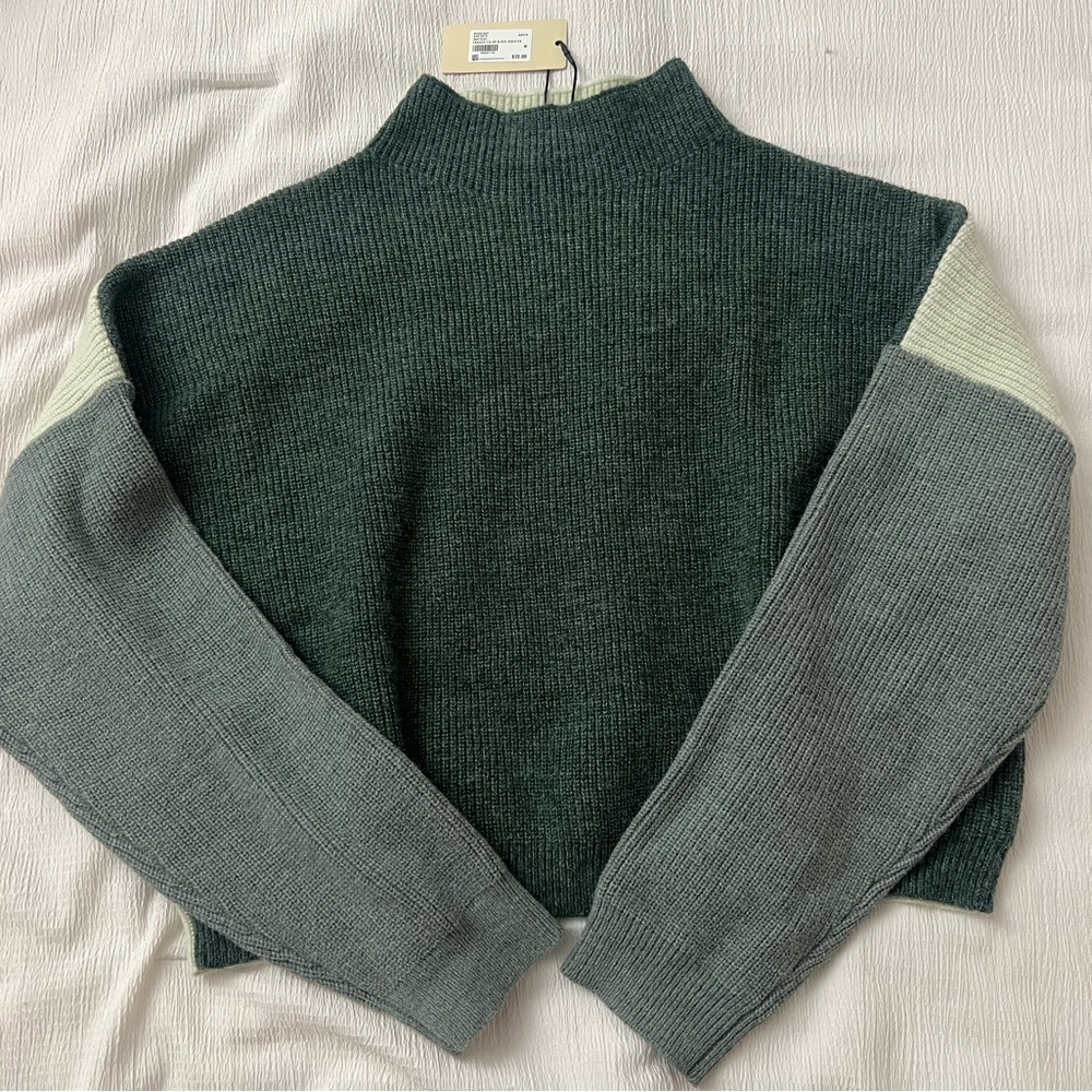 Green Gab and Kate Box Sweater Medium